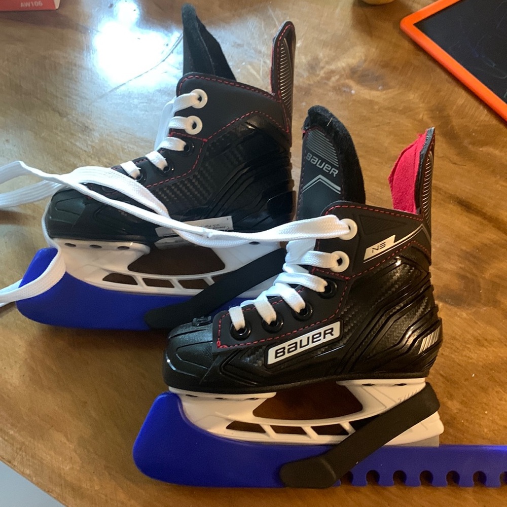 Youth 6 Hockey Skates, Excellent condition